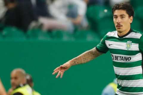 Forgotten Arsenal cult hero on verge of completing free transfer to third club in a YEAR since..