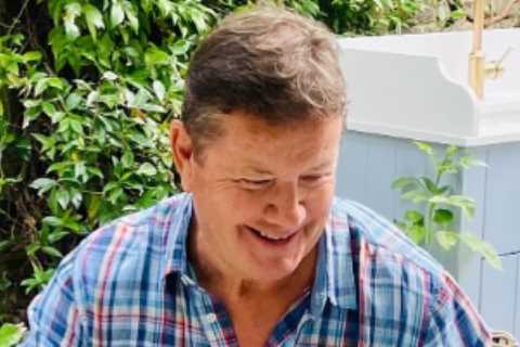 Holly Willoughby shares rare snap of dad Brian on Father’s Day in glimpse at stunning home garden