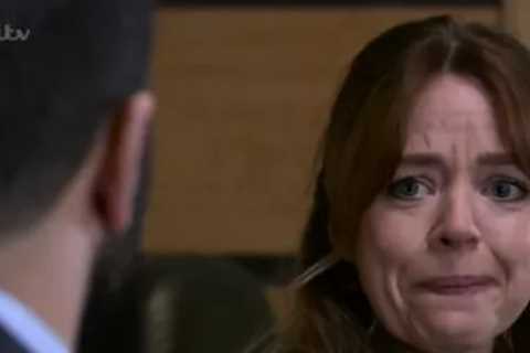 Coronation Street fans seriously distracted as beloved character returns with glam transformation