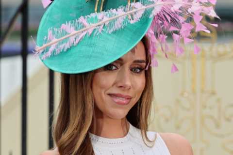 David Haye’s former ‘throuple’ ex Una Healy shows off stunning Frankie Dettori-inspired hat at..