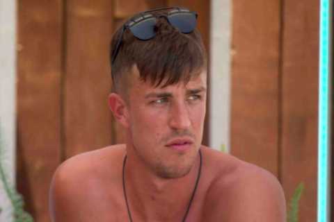 Love Island’s fans all say the same thing after Mitch and Tyrique’s sweary clash over Zach
