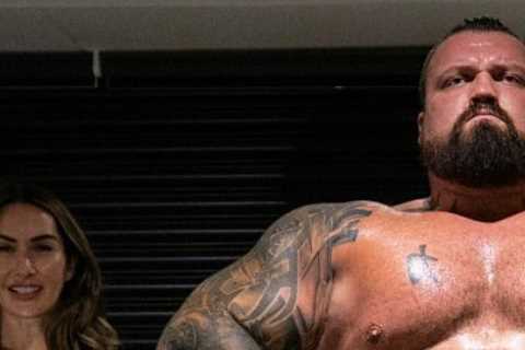 Eddie Hall shows off insane 27.5 STONE body before cutting weight as fans say his abs are a ‘sick..