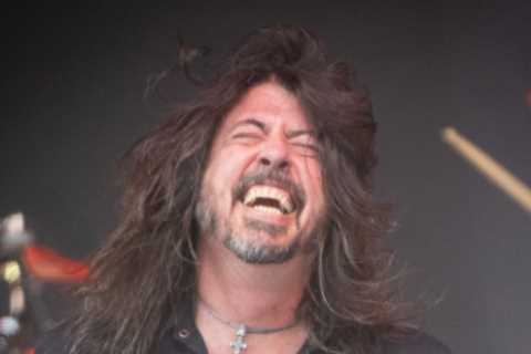 Glastonbury fans praise sign language interpreter after Foo Fighters performance