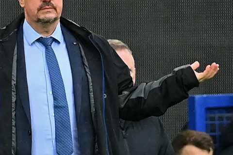 Former Chelsea and Liverpool boss Rafa Benitez agrees return to management 18 months after Everton..