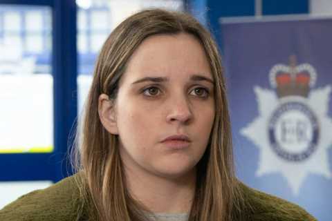 Coronation Street’s Amy Barlow actress Elle Mulvaney looks worlds away from the cobbles as she..