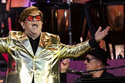 Elton John fans left baffled as Dua Lipa fails to show up to perform her track with him at..