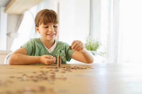Major boost to families of Universal Credit as thousands of parents will get £500 TODAY to help pay ..