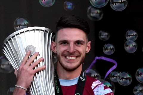 West Ham in talks with ex-Chelsea star to replace Declan Rice as Arsenal and Man City battle it out ..
