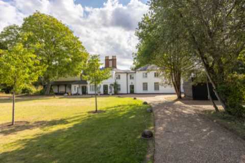 Inside Frogmore Cottage’s rocky history as Harry &amp; Meghan Markle finally clear out after..