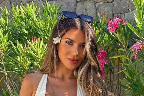 Love Island winner Ekin-Su goes braless in plunging top as fans say she’s the show’s ‘prettiest..