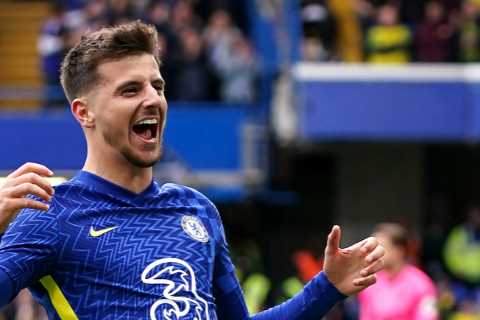 Mason Mount signs MASSIVE Man Utd contract as England star ends Chelsea love affair with £60m..