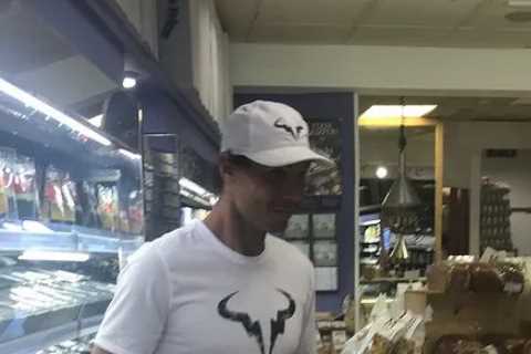 I work in Wimbledon village and Nadal and Serena love to buy our fruit and veg… I even packed..