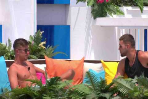 Love Island fans work out real reason Mitch turned on Zach as they spot ‘secret plan’