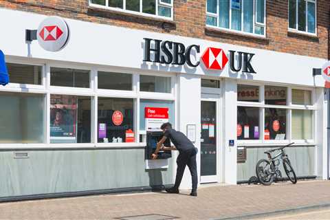 Urgent warning as bank customers have just hours left to claim free £200 – how to apply