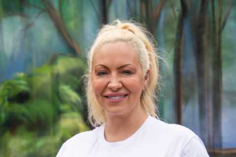 Jodie Marsh finds love with hunky builder after giving up fame for life on her farm