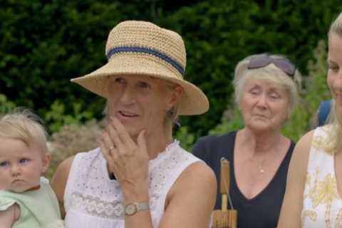 Antiques Roadshow guests clutches hand to mouth as she learns life-changing truth about golden..