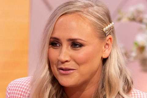 Who is Tracy Metcalfe actress Amy Walsh? Emmerdale star whose famous sisters are Kimberley and Sally
