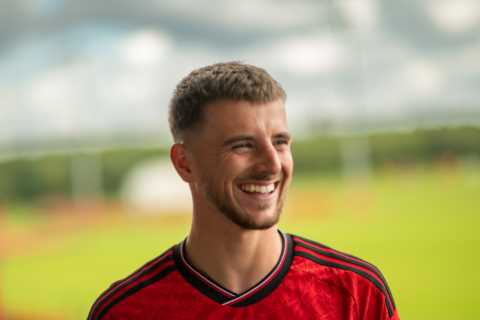 Man Utd COMPLETE £60m Mason Mount transfer as he makes move from Chelsea to huge Premier League..
