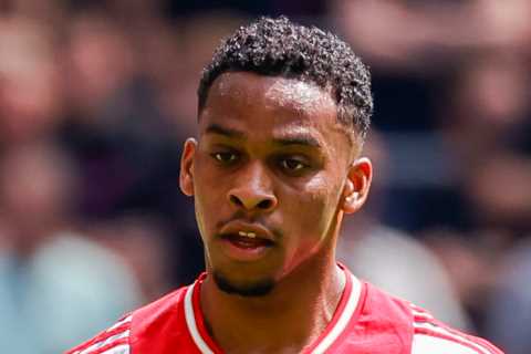 Arsenal agree fee with Ajax for defender Jurrien Timber as Mikel Arteta takes transfer spend above..