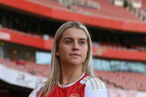 Alessia Russo is ready to get ‘stuck in’ with Gunners after sealing stunning Arsenal move before..