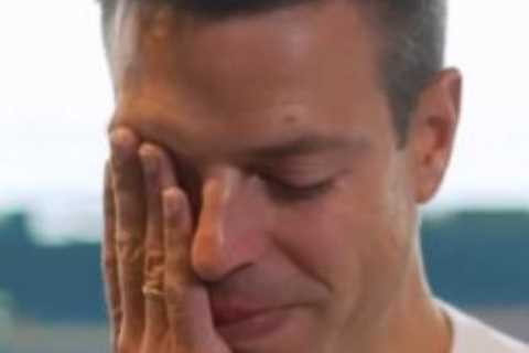 Cesar Azpilicueta cries for SIX MINUTES as he says goodbye to Chelsea fans after 11 years in..