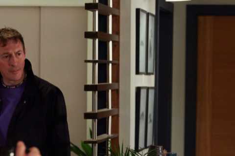 Coronation Street favourite reveals shock exit plan with a new identity