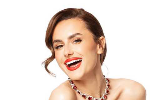 Love Island star Amber Davies stuns in Julia Roberts’ iconic red dress for Pretty Woman: The Musical