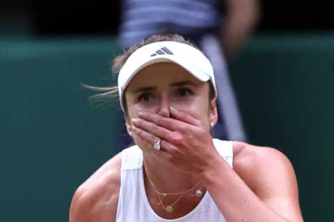 Victoria Azarenka makes hand gesture towards Wimbledon crowd as she is booed off after losing to..
