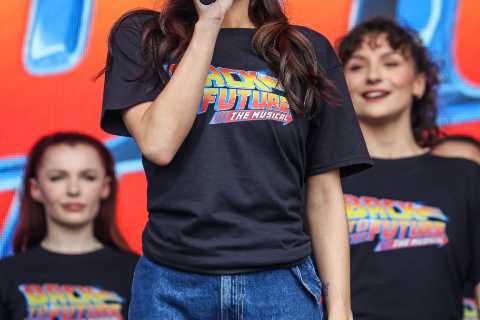 Love Island’s Amber Davies suffers blunder live on stage as she performs in West End show Back to..