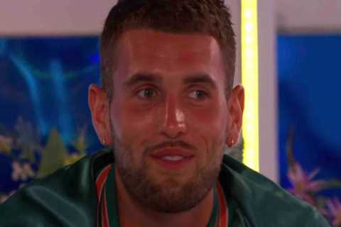 Love Island fans slam Zach as he reveals secret feud and turns on Scott amid bullying row
