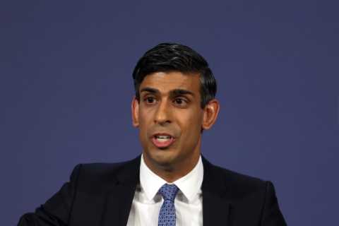 Rishi Sunak settles teacher wages row and tells militant doctors to accept their final pay offer