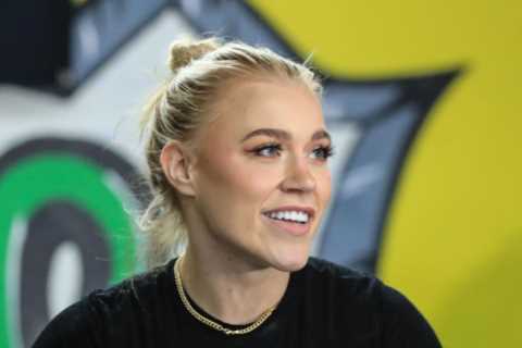I’m Elle Brooke’s trainer, she’s a natural athlete who can punch and could become a professional..