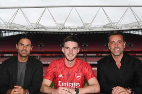 Forgotten Arsenal star ‘banished to floor’ as fans convinced he’s ‘got a new deal’ in Declan Rice..
