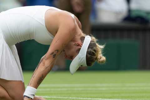 Unseeded Marketa Vondrousova collapses to knees as she wins Wimbledon women’s final with crushing..