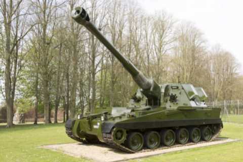 Ministry of Defence’s system for buying tanks, ships and planes is ‘broken’, warns new report