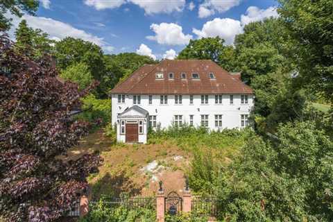 Abandoned mansion left to rot in ‘uninhabitable condition’ on market for eye-watering price despite ..