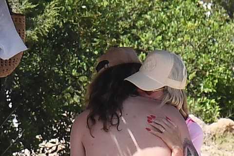 AGT’s Heidi Klum flaunts figure in thong bikini as star grabs husband Tom Kaulitz’s butt during..