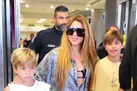 Shakira touches down in Miami with her sons as Lewis Hamilton enjoys beach holiday with tennis star ..
