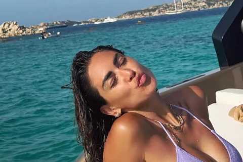 Berrettini’s stunning bikini-clad Wag Melissa helps him get over Wimbledon heartache as they cosy..