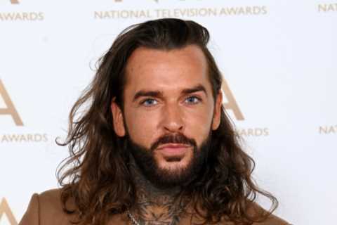 Explosive Towie feud reignited as unearthed clip sees Pete Wicks brands ex co-stars ‘d******ds’