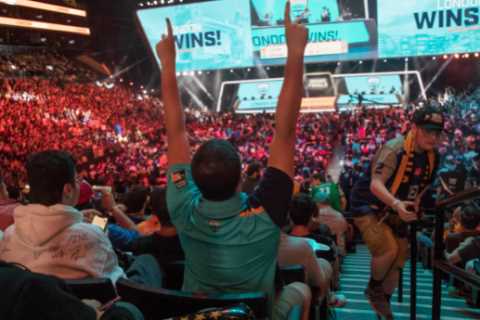 Overwatch is offering players millions to not play the game – here’s why