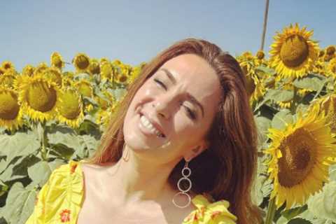 A Place in the Sun’s Sara Damergi stuns fans with ‘gorgeous’ pics in plunging mini dress