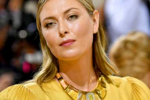 Former Wimbledon winner and world’s sexiest tennis player shares stunning photos from Greek holiday