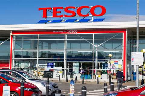 Parents are rushing to Tesco to buy school uniforms scanning for 25% off at till… but act fast