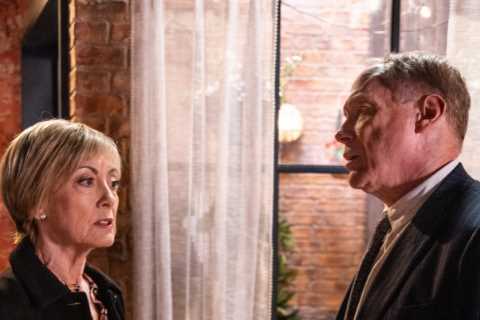 Elaine Jones makes a shock decision after surviving killer Stephen Reid in Coronation Street
