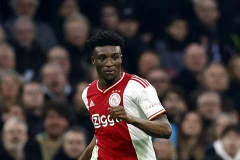 Chelsea ‘in talks with Ajax over transfer for former Man Utd target with personal terms nearly..