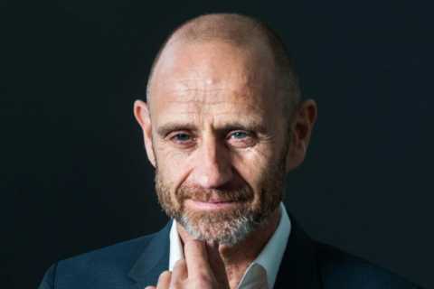 Dragons’ Den host Evan Davis told on wedding day his seriously ill father had taken his own life