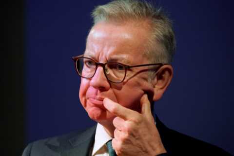 Gove claims 2030 petrol and diesel car ban IS going ahead despite green review – fuelling more..