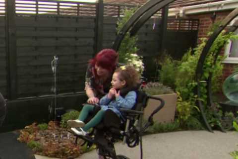 Alan Titchmarsh reveals how you can save £100s by transforming old kids’ toys into stunning garden..