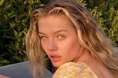 OnlyFans boxer Amber O’Donnell puts on very cheeky display baring her bum in bikini as fans say..
